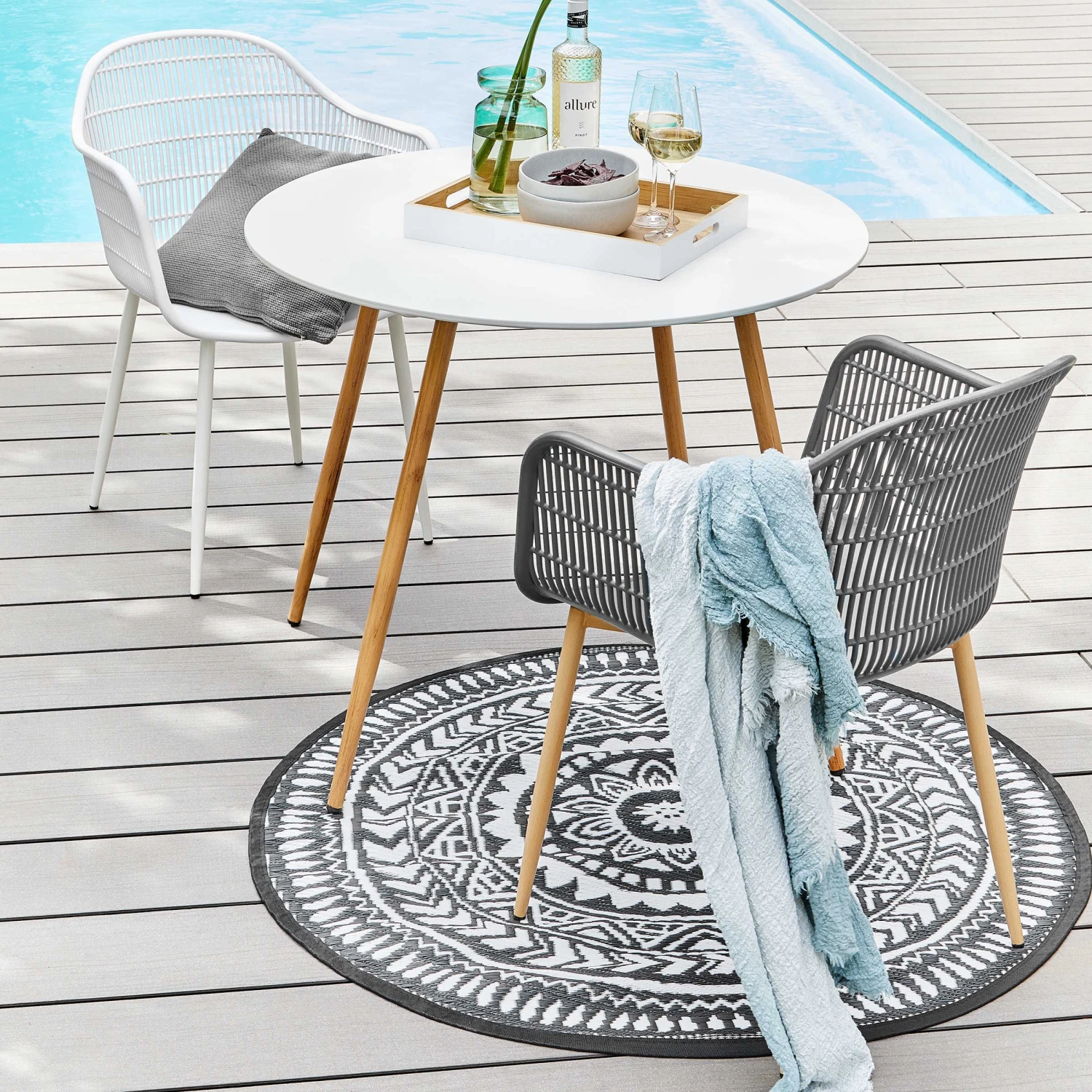 In- & Outdoor-Teppich Ø118cm COLOUR CLASH In Schwarz-Weiß 9 In- & Outdoor-Teppich Ø118cm COLOUR CLASH In Schwarz-Weiß – Bild 9