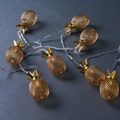 LED-Lichterkette Ananas 10 Lichter Mit USB-Batteriefach MIAMI In Gold -Butlers butlers led lichterkette ananas 10 lichter mit usb batteriefach miami in gold 4