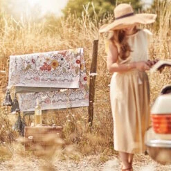 Picknickdecke L 175 X B 154cm BETWEEN FLOWERS In Creme -Butlers butlers picknickdecke l 175 x b 154cm between flowers in creme 8